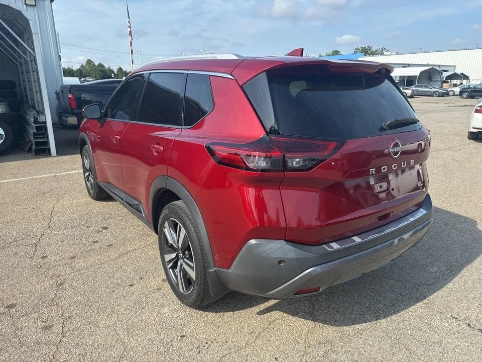 2023 Nissan Rogue - Image 2 of 7