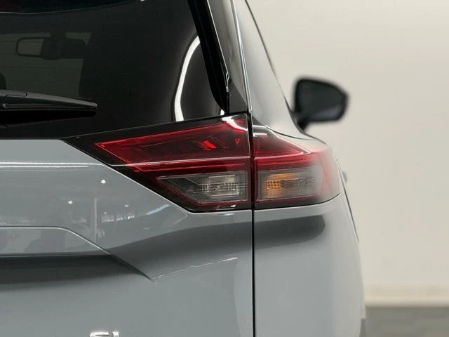 2023 Nissan Rogue - Image 7 of 12