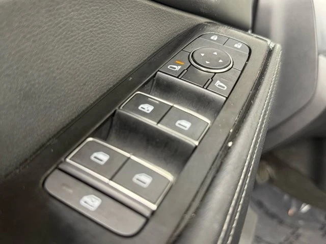 2023 Nissan Rogue - Image 15 of 21