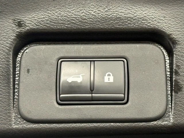 2023 Nissan Rogue - Image 12 of 21