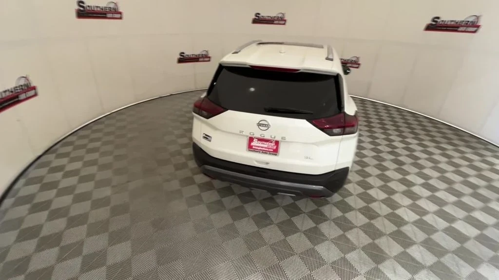 2023 Nissan Rogue - Image 6 of 12