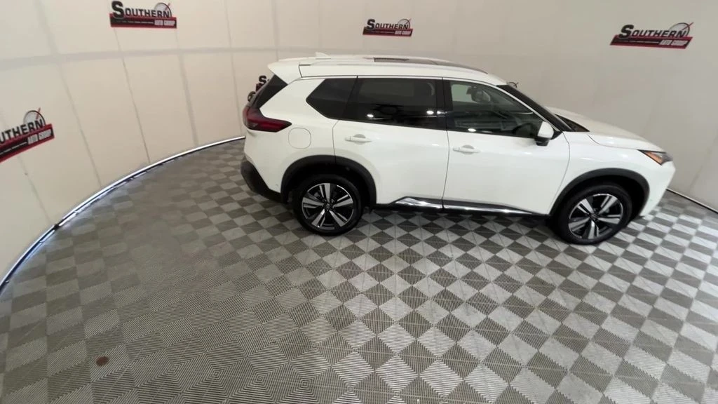 2023 Nissan Rogue - Image 8 of 12