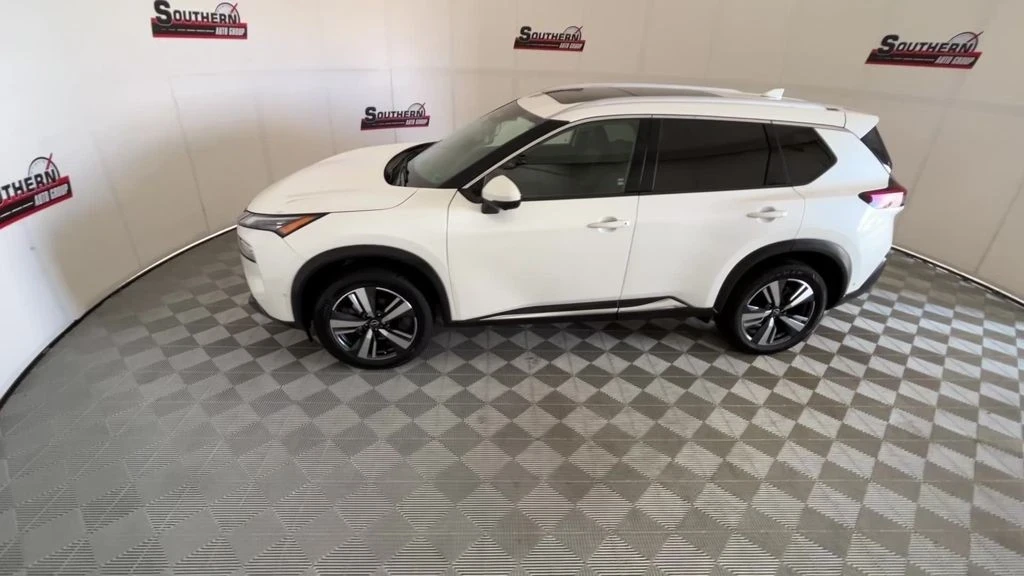 2023 Nissan Rogue - Image 4 of 12