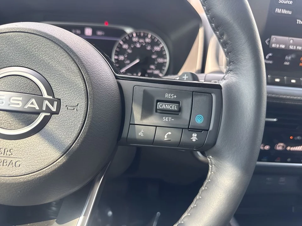 2023 Nissan Rogue - Image 18 of 21