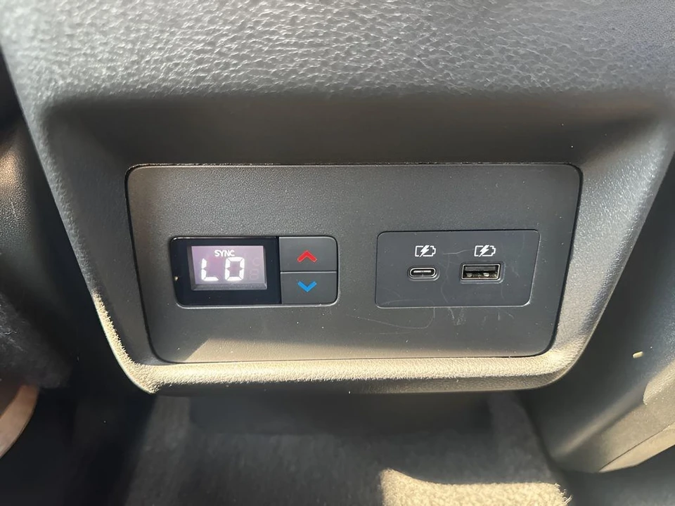 2023 Nissan Rogue - Image 14 of 21