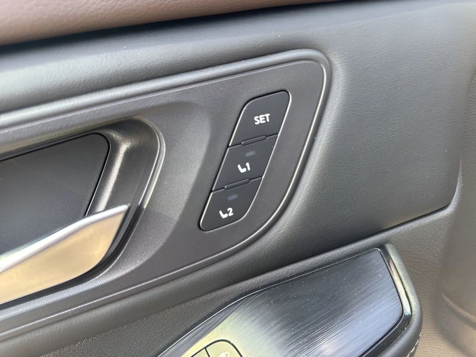 2023 Nissan Rogue - Image 11 of 21