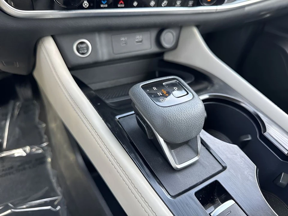 2023 Nissan Rogue - Image 18 of 21