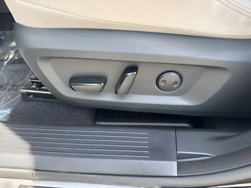 2023 Nissan Rogue - Image 10 of 21