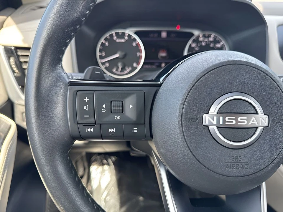 2023 Nissan Rogue - Image 16 of 21