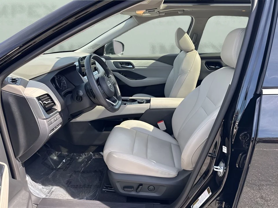 2023 Nissan Rogue - Image 9 of 21