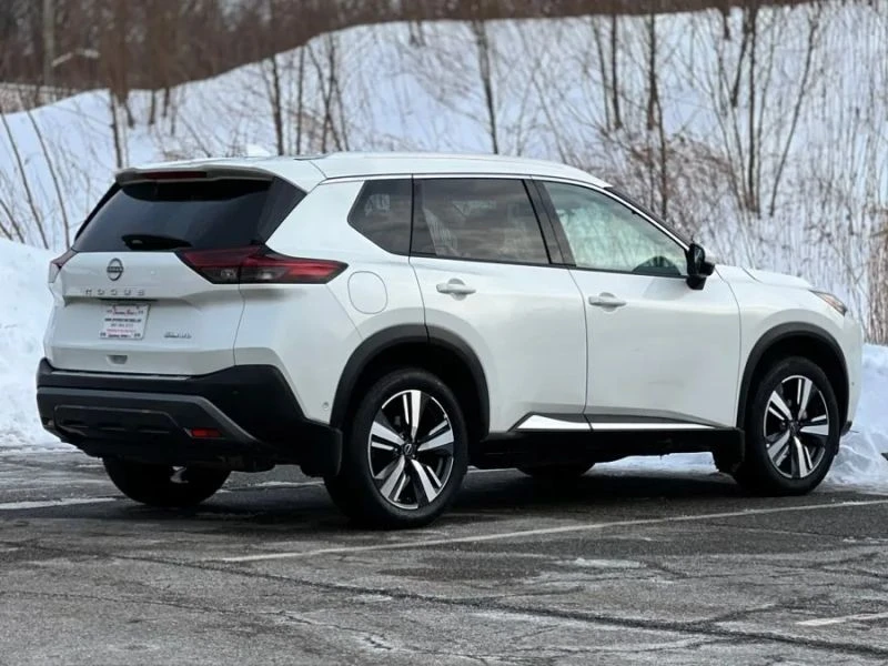 2023 Nissan Rogue - Image 8 of 12