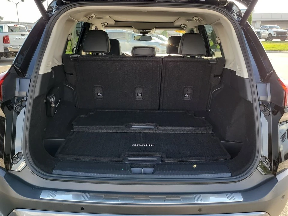 2023 Nissan Rogue - Image 7 of 12