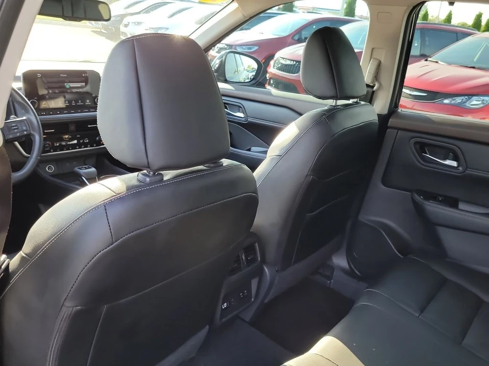 2023 Nissan Rogue - Image 10 of 12