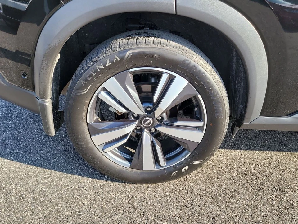 2023 Nissan Rogue - Image 5 of 12