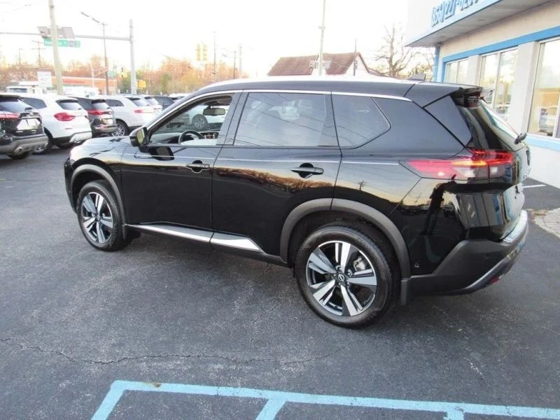 2023 Nissan Rogue - Image 5 of 12