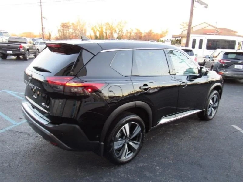 2023 Nissan Rogue - Image 10 of 12