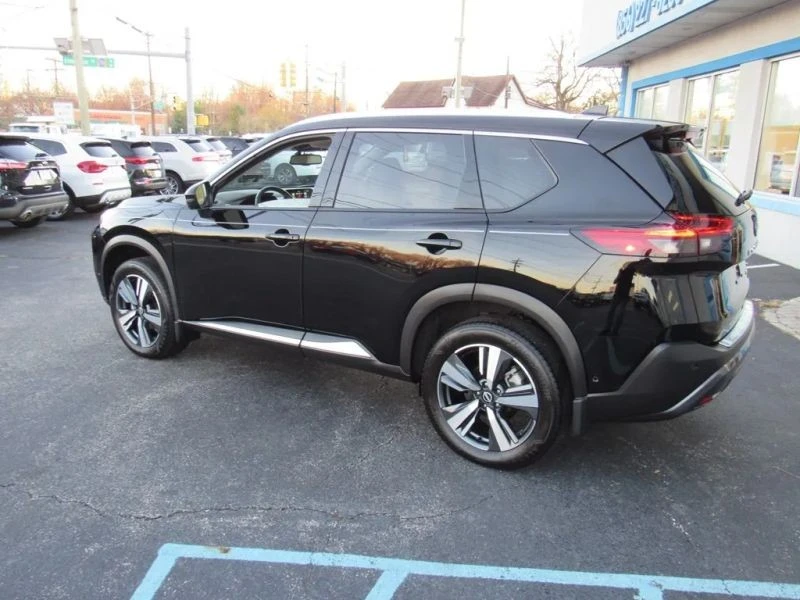2023 Nissan Rogue - Image 5 of 12