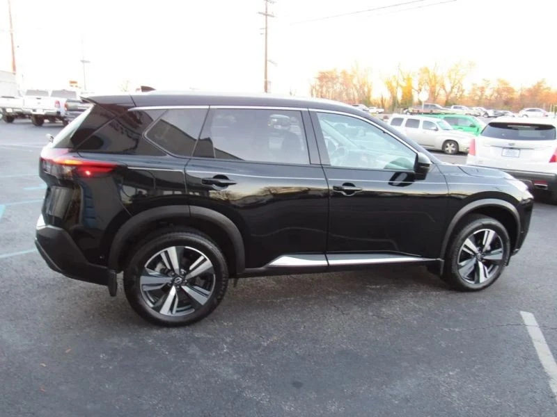 2023 Nissan Rogue - Image 11 of 12