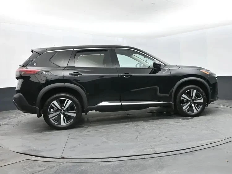 2023 Nissan Rogue - Image 4 of 12