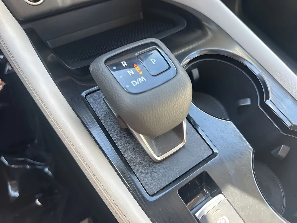 2023 Nissan Rogue - Image 18 of 21