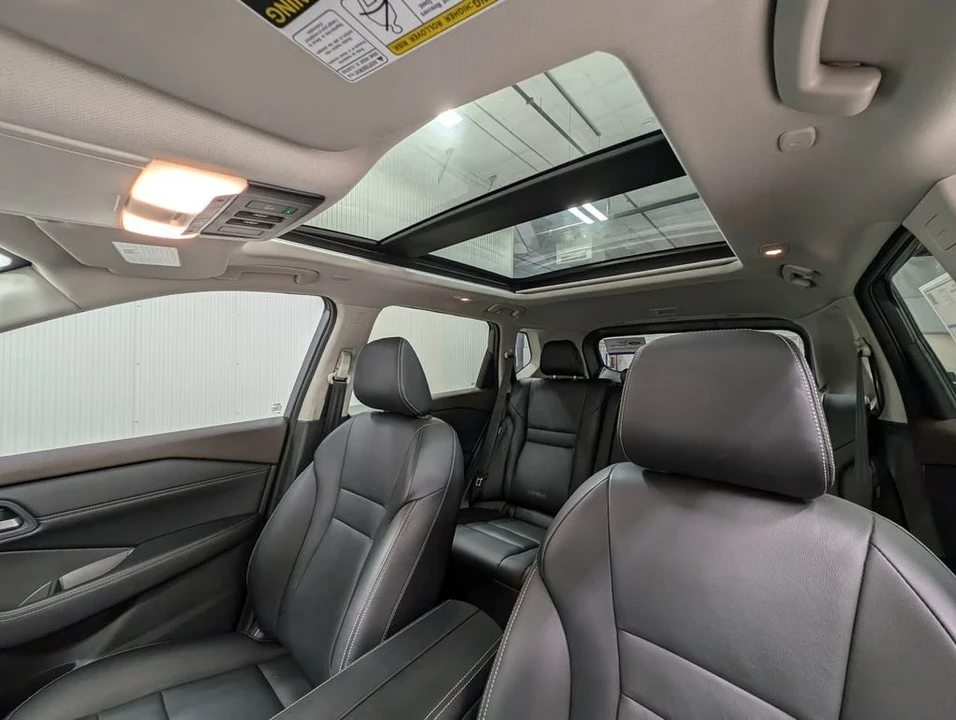 2023 Nissan Rogue - Image 4 of 10