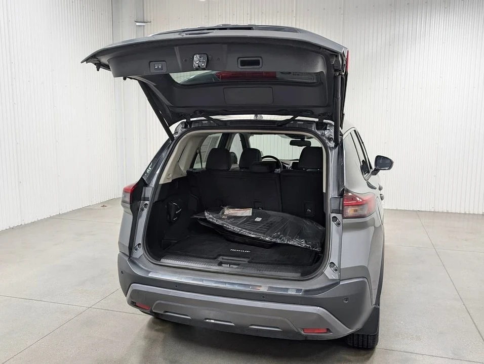2023 Nissan Rogue - Image 8 of 10