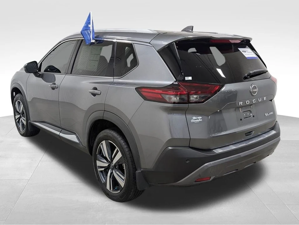 2023 Nissan Rogue - Image 9 of 11