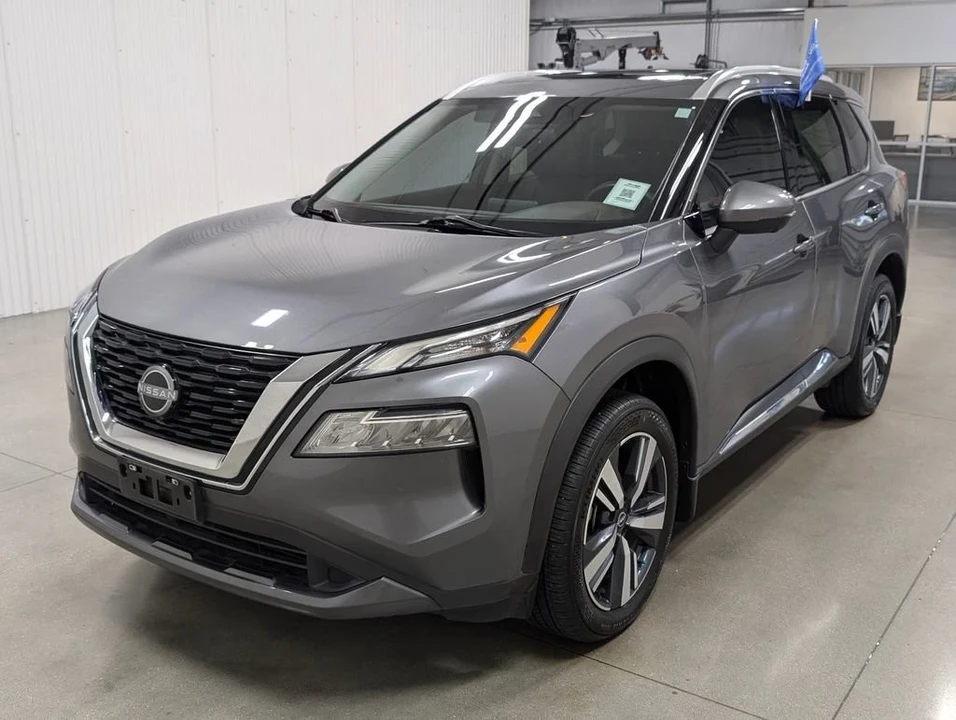 2023 Nissan Rogue - Image 5 of 10