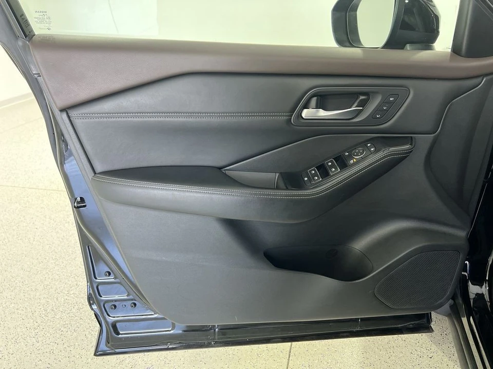2023 Nissan Rogue - Image 21 of 21
