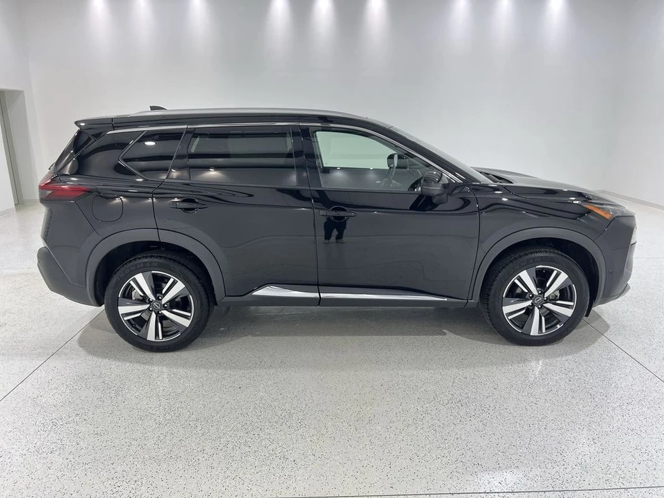2023 Nissan Rogue - Image 6 of 21