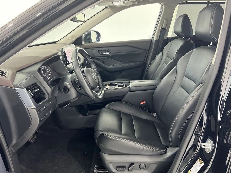 2023 Nissan Rogue - Image 19 of 21