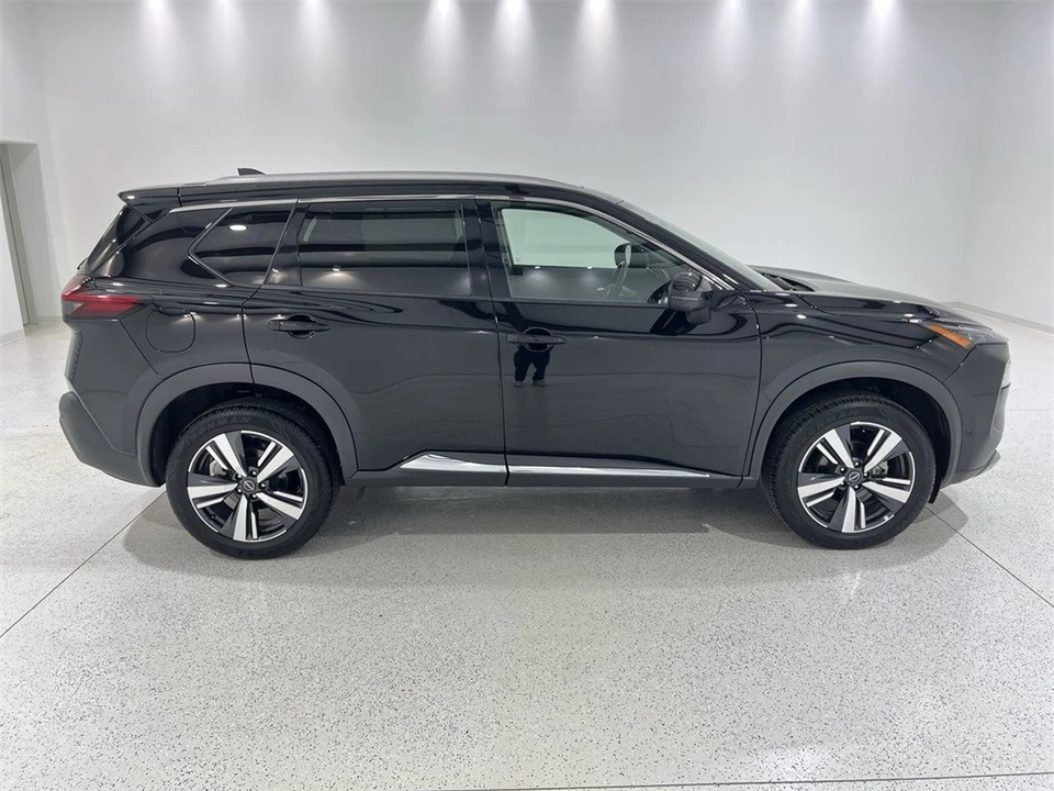 2023 Nissan Rogue - Image 6 of 12
