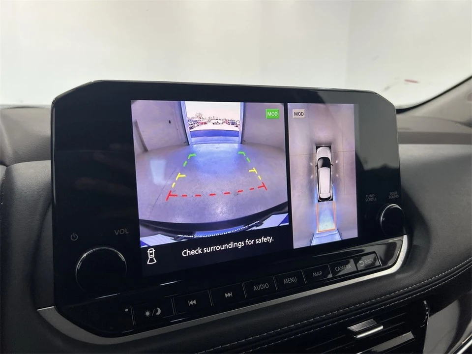 2023 Nissan Rogue - Image 14 of 21