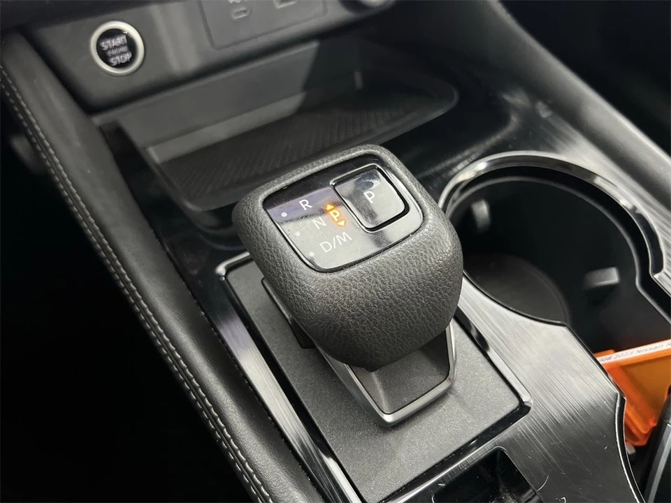 2023 Nissan Rogue - Image 15 of 21