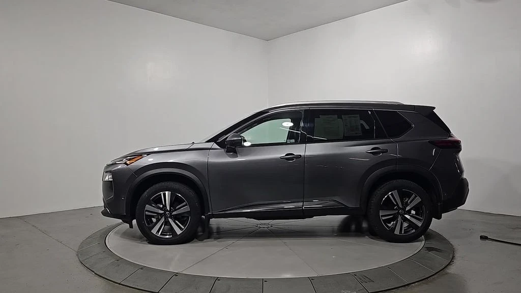 2023 Nissan Rogue - Image 2 of 12