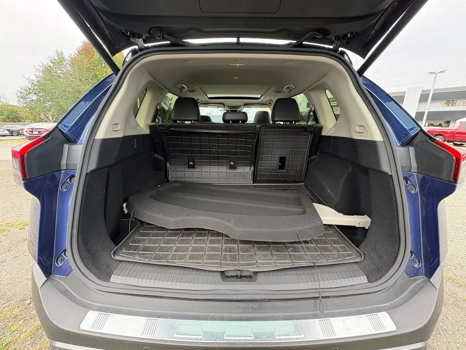 2023 Nissan Rogue - Image 15 of 16