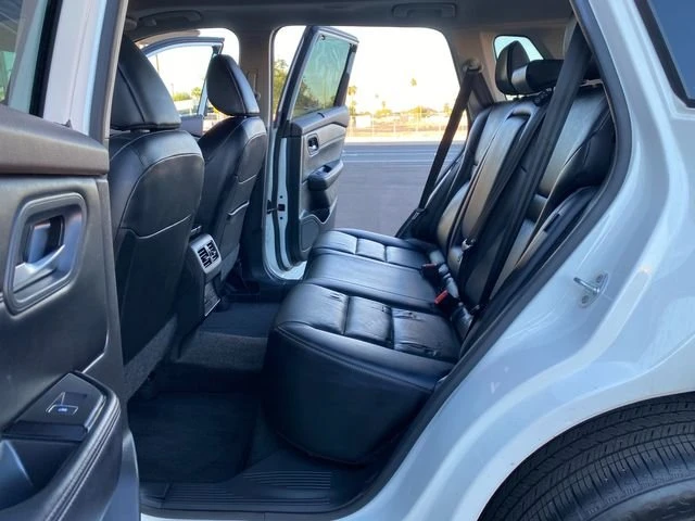 2023 Nissan Rogue - Image 10 of 19