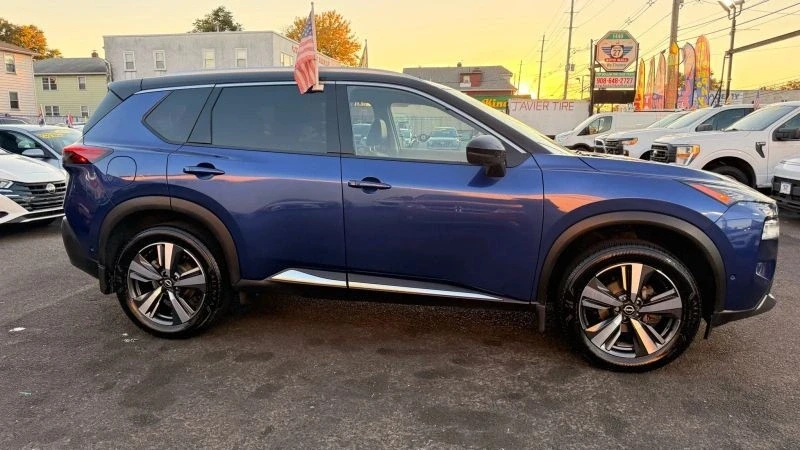 2023 Nissan Rogue - Image 11 of 12
