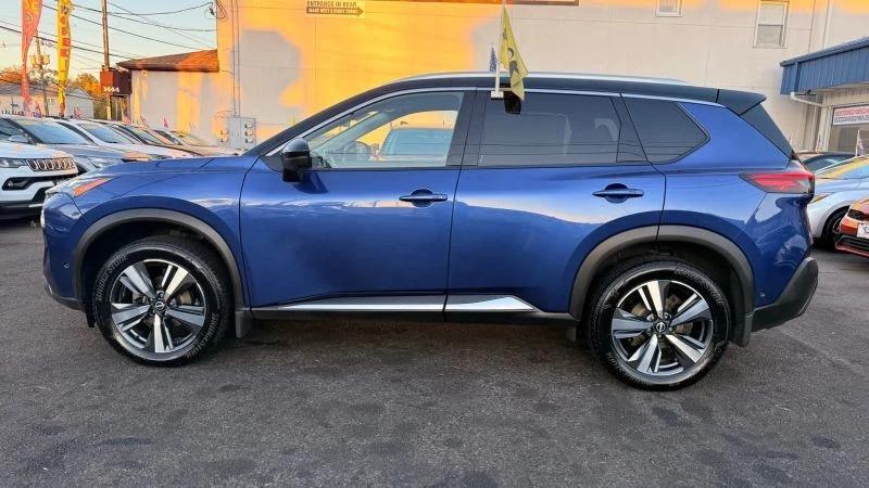 2023 Nissan Rogue - Image 10 of 12