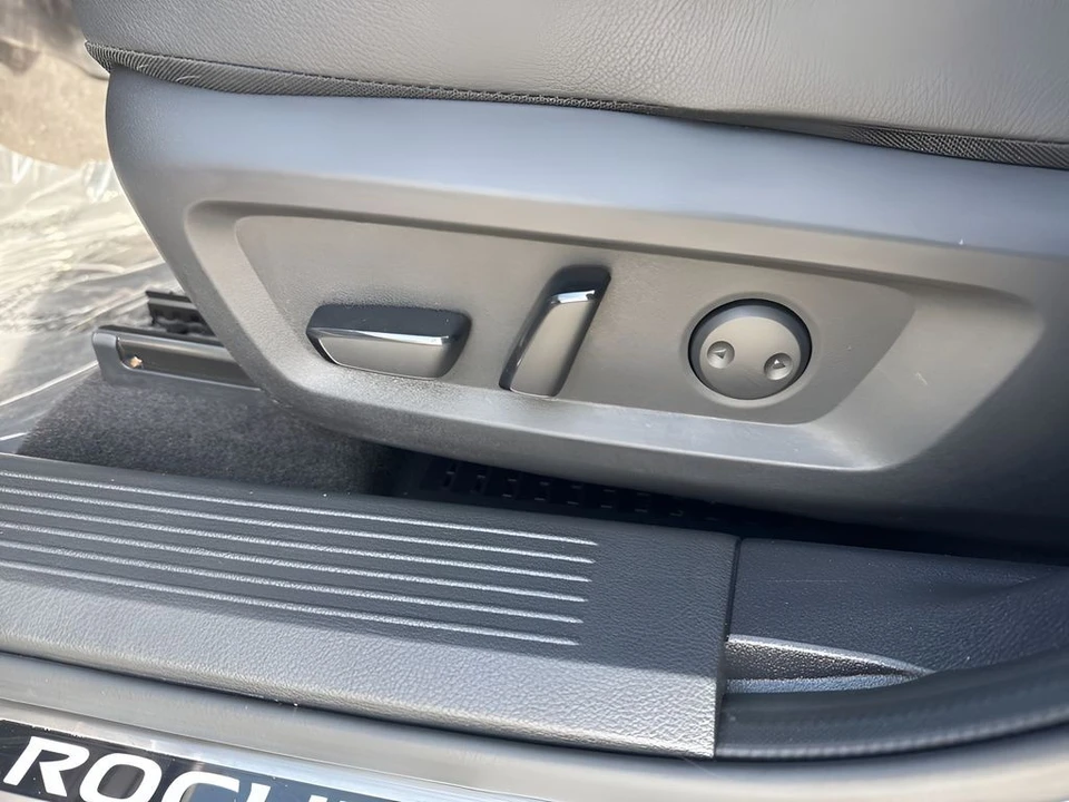 2023 Nissan Rogue - Image 10 of 21