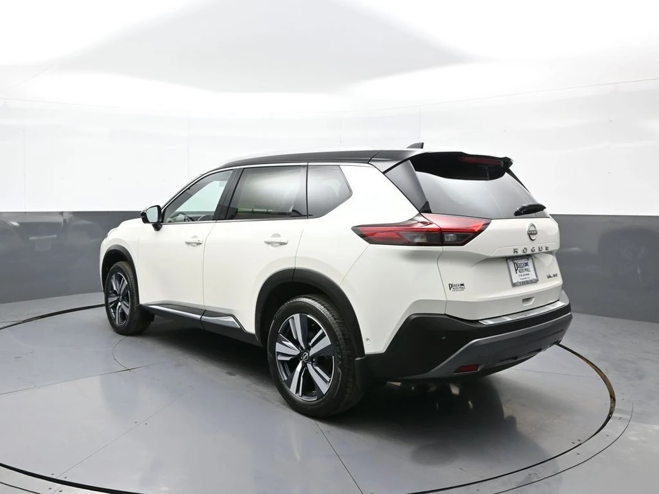 2023 Nissan Rogue - Image 8 of 21