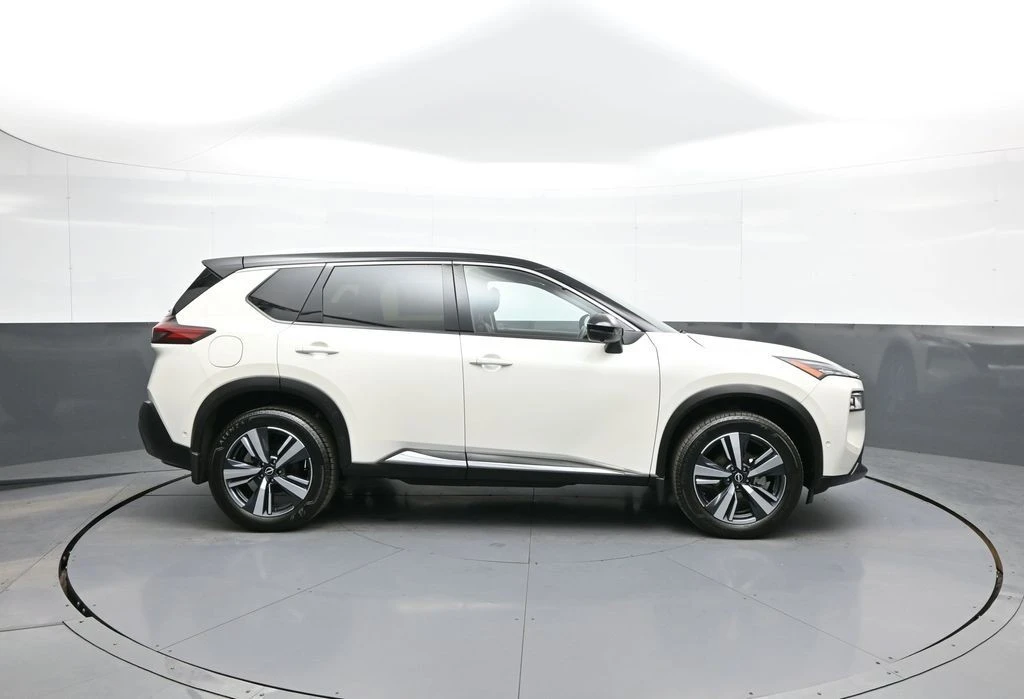 2023 Nissan Rogue - Image 5 of 21