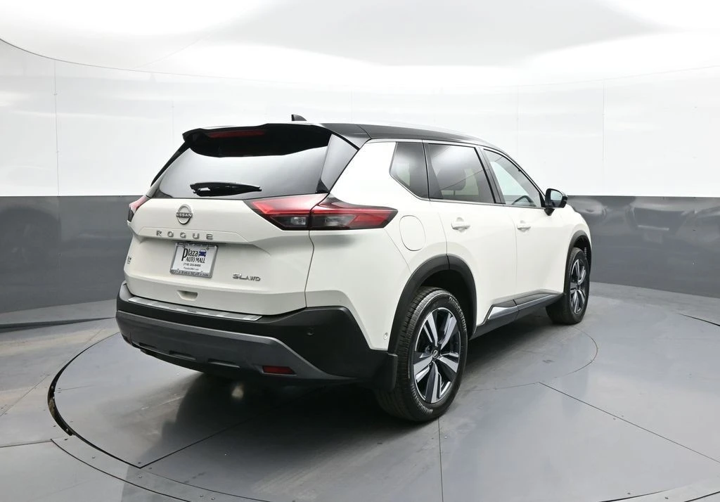 2023 Nissan Rogue - Image 6 of 21