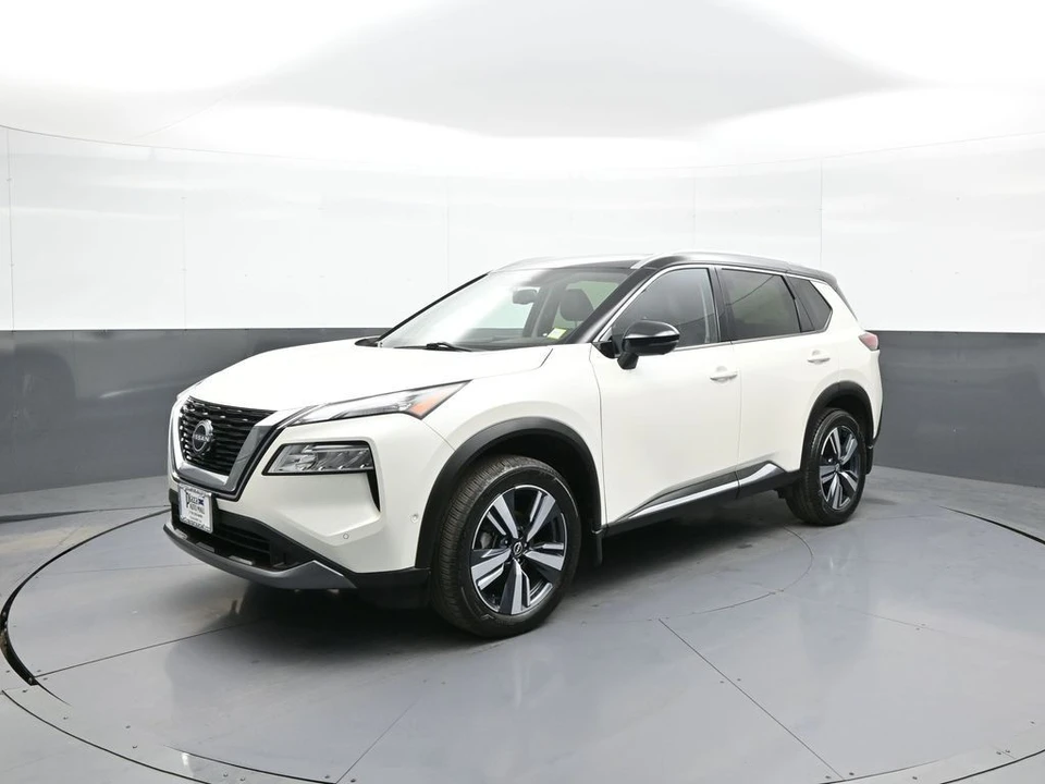 2023 Nissan Rogue - Image 10 of 21