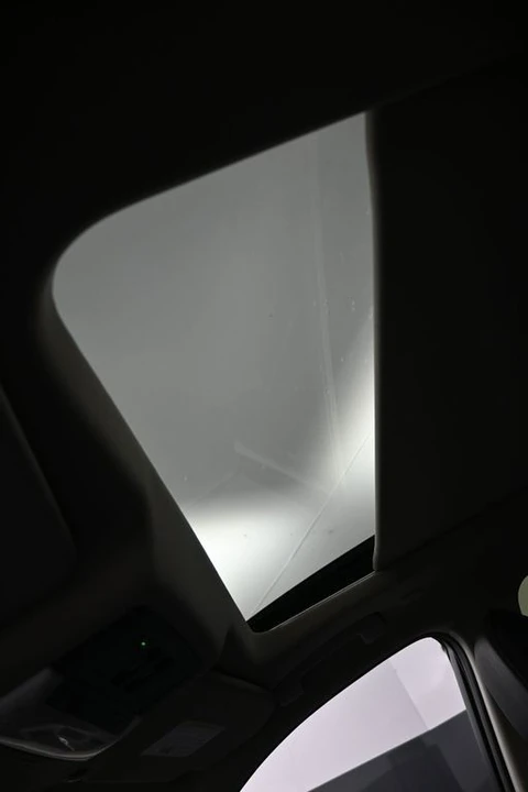 2023 Nissan Rogue - Image 18 of 21