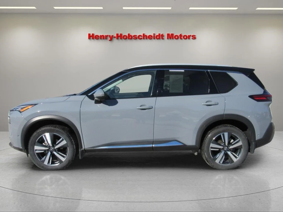 2023 Nissan Rogue - Image 10 of 12