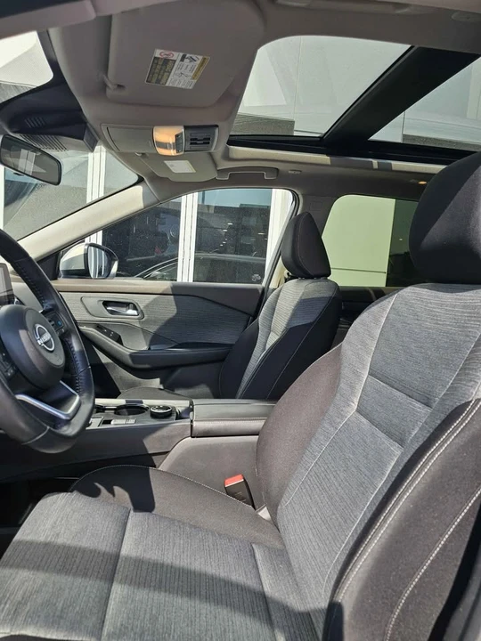 2023 Nissan Rogue - Image 7 of 10