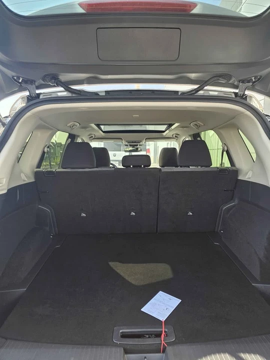 2023 Nissan Rogue - Image 9 of 10