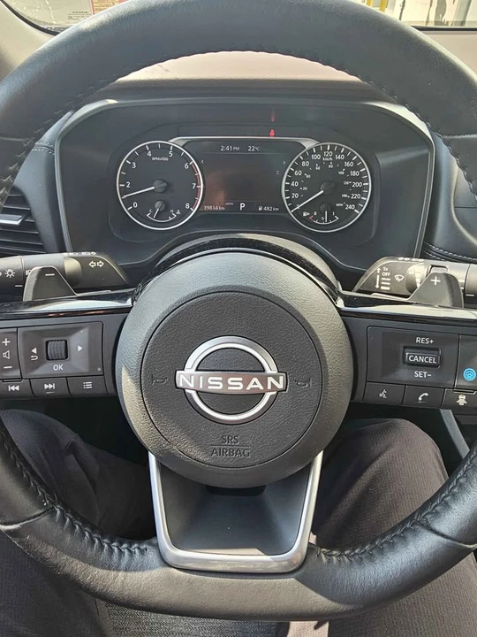 2023 Nissan Rogue - Image 2 of 10