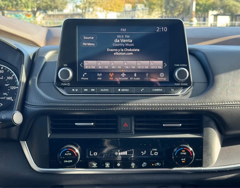 2023 Nissan Rogue - Image 15 of 20